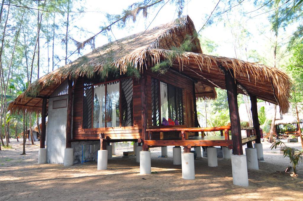 The Moken Eco Village Ko Phra Thong Buitenkant foto