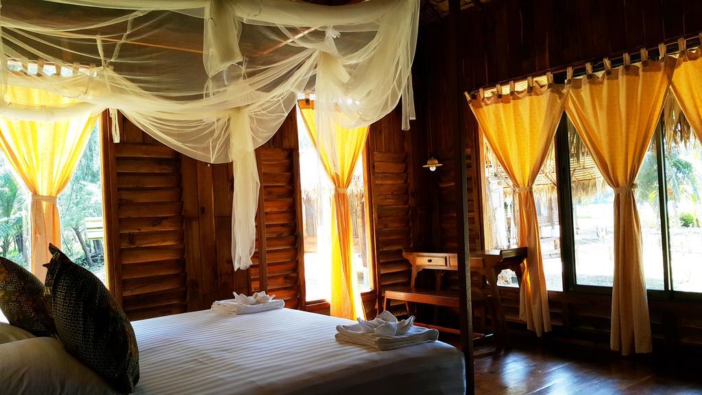 The Moken Eco Village Ko Phra Thong Buitenkant foto