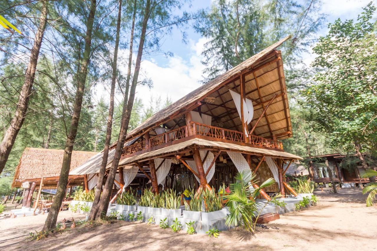 The Moken Eco Village Ko Phra Thong Buitenkant foto